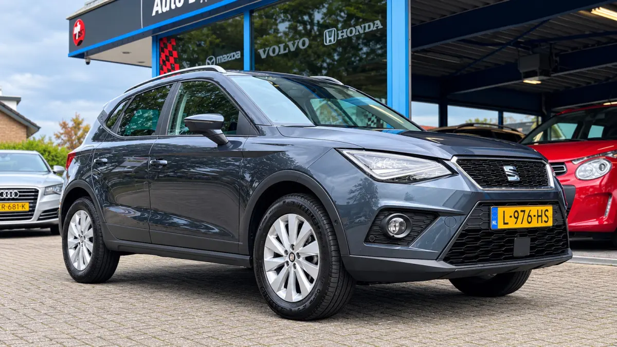1.0 TSI!! Carplay,Trekhaak,Camera,Stoel verw!!!