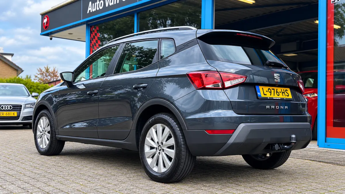 1.0 TSI!! Carplay,Trekhaak,Camera,Stoel verw!!!