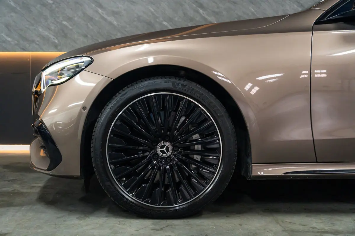 300 e 4MATIC Exclusive Line|Pano|Hyperscreen|Full