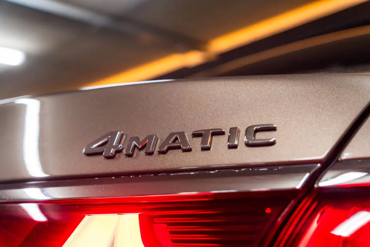 300 e 4MATIC Exclusive Line|Pano|Hyperscreen|Full