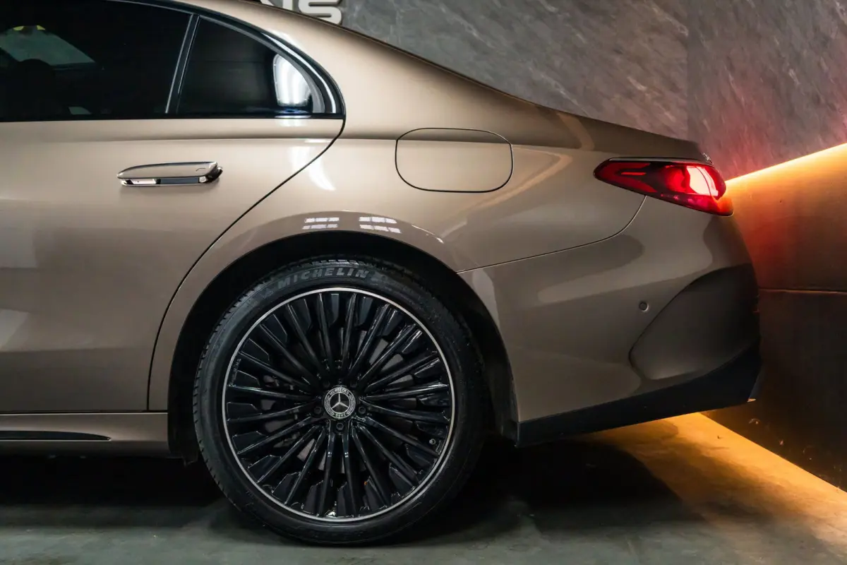 300 e 4MATIC Exclusive Line|Pano|Hyperscreen|Full