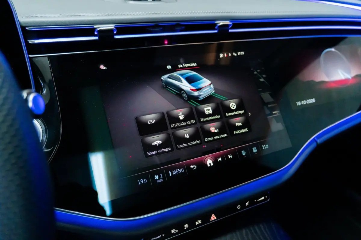 300 e 4MATIC Exclusive Line|Pano|Hyperscreen|Full