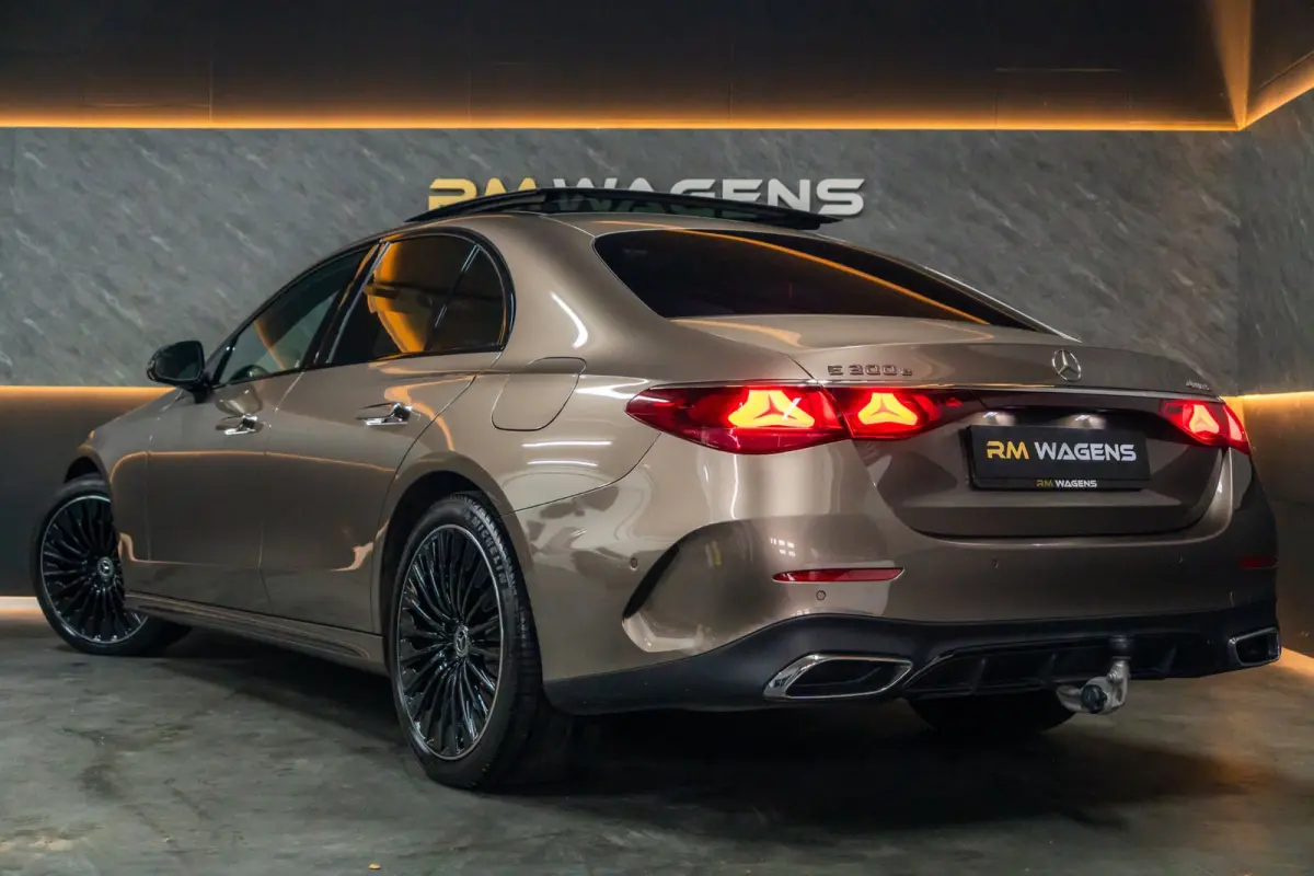 300 e 4MATIC Exclusive Line|Pano|Hyperscreen|Full
