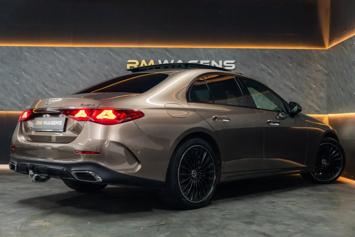 300 e 4MATIC Exclusive Line|Pano|Hyperscreen|Full