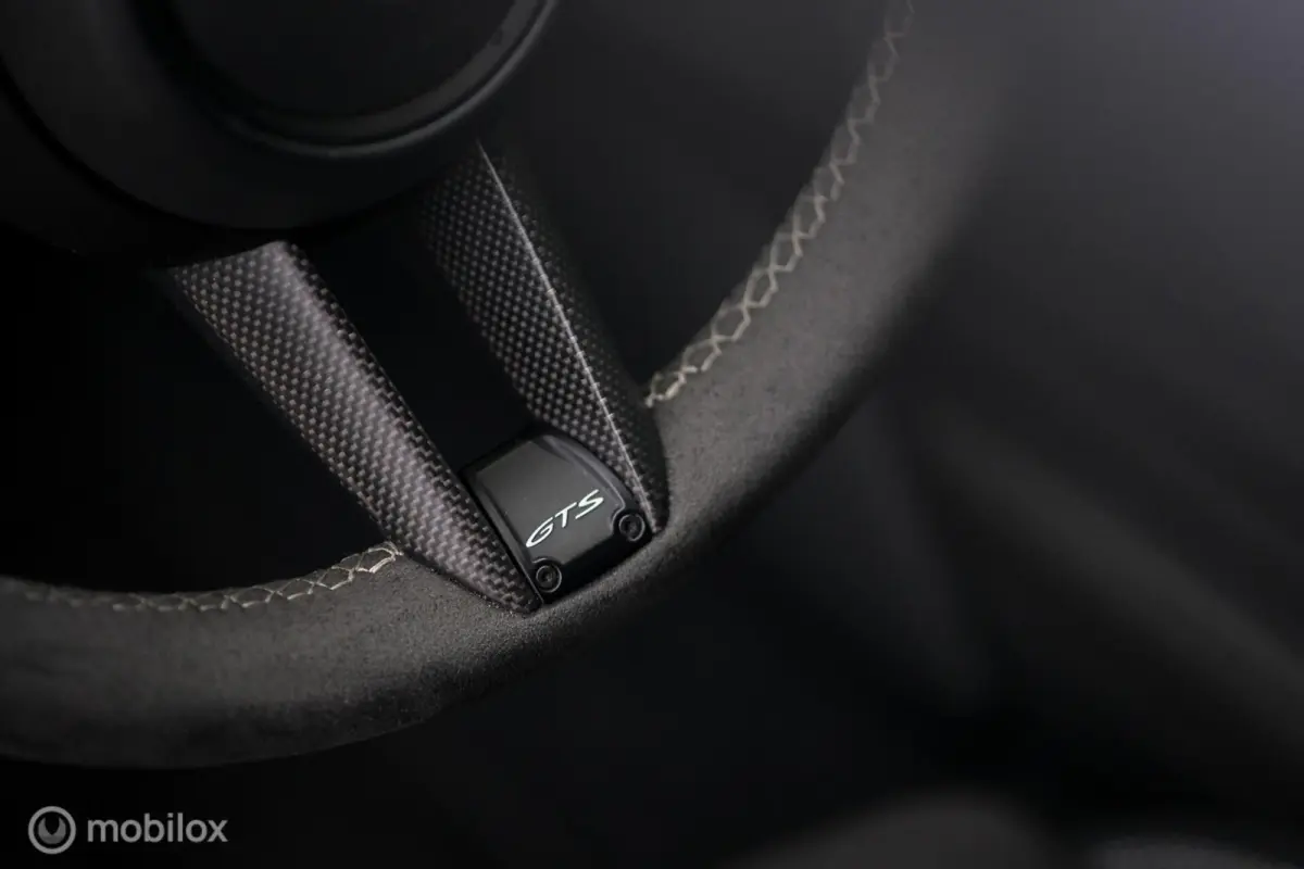 GTS 93 kWh 517 pk | Alcantara pack | Carbon afwerking | Sportchrono | 21 inch | krijtgrijs | 360 camera | Panorama | Comfort stoelen | Rijklaarprijs |