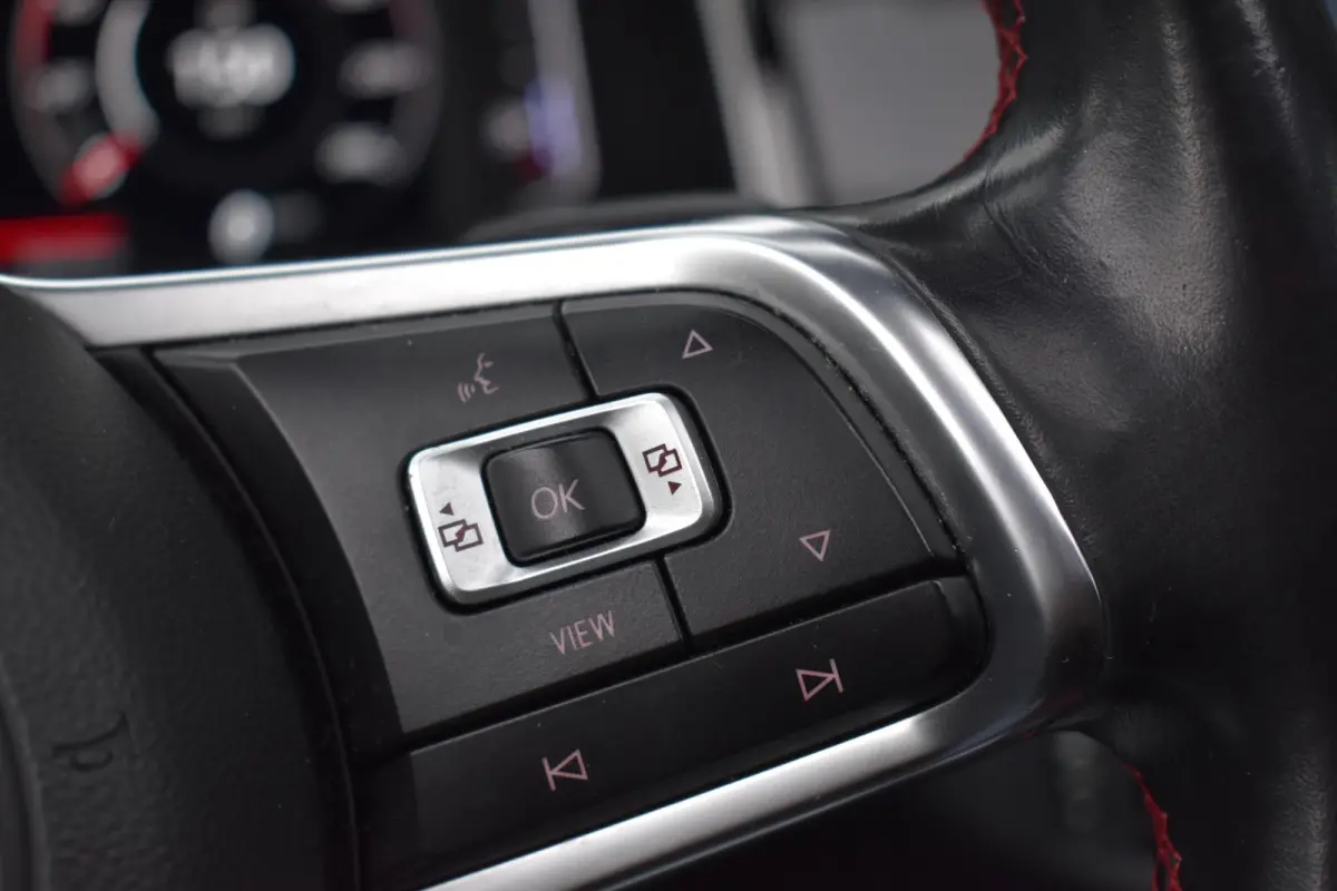 2.0 TSI GTI Pano DCC Keyess Virtual BBD Camera ACC