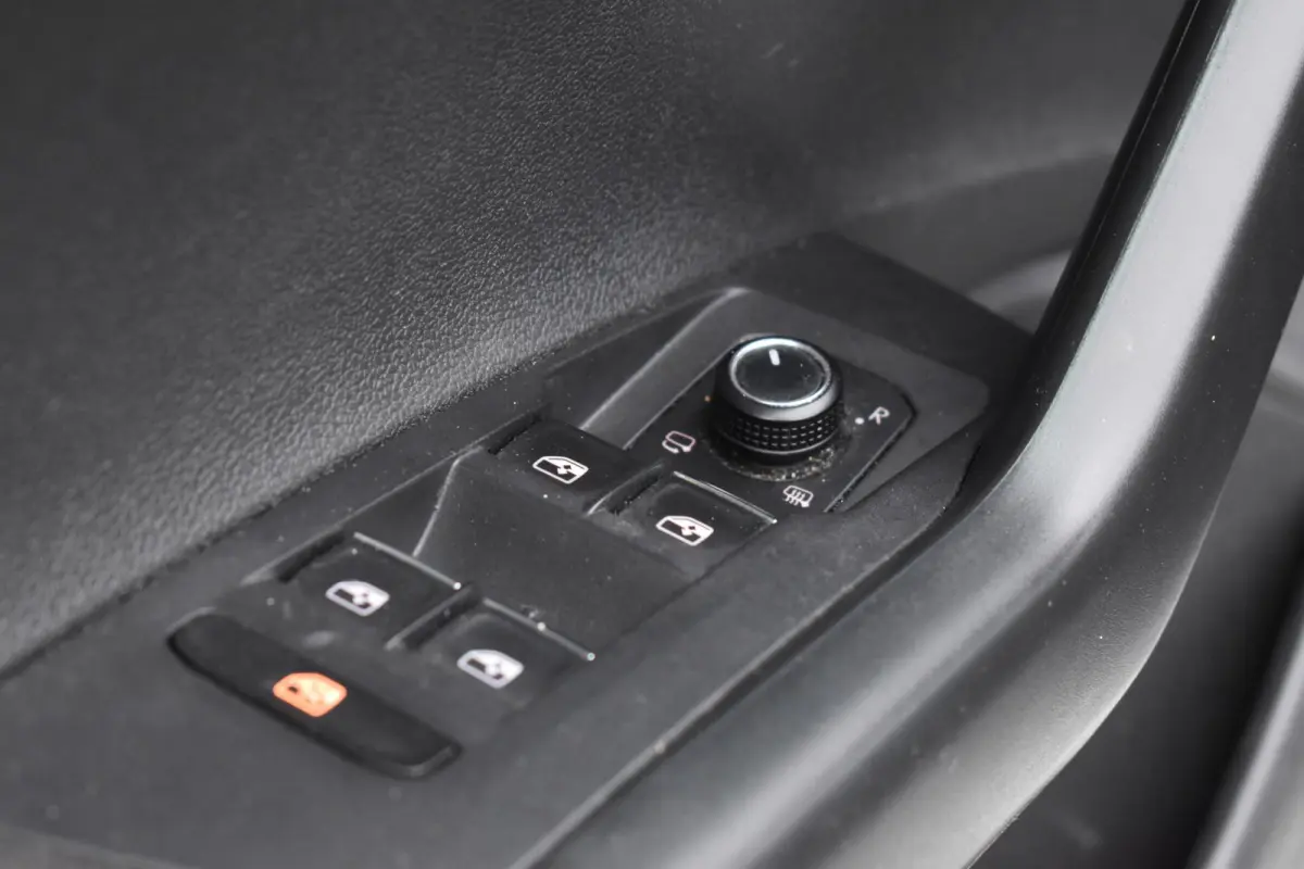 2.0 TSI GTI Pano DCC Keyess Virtual BBD Camera ACC