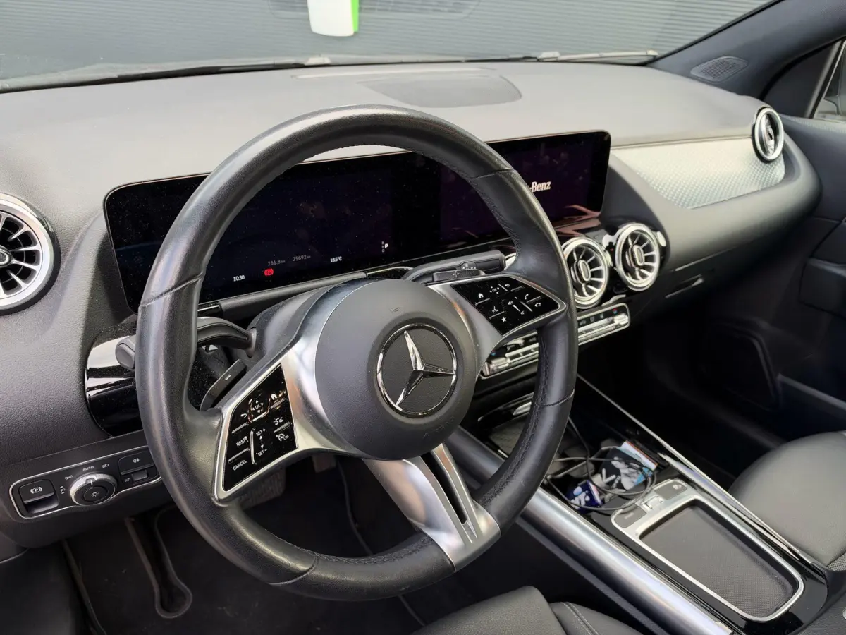 250 e Star Edition | Navigatie | Camera | Panoramadak | Trekhaak | 26.000km! |