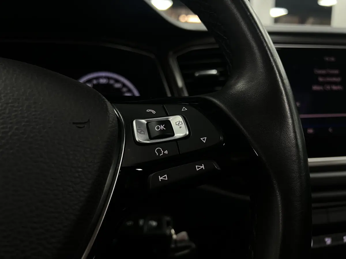 1.0 TSI | Elek.Koffer| Carplay| ACC | Pano