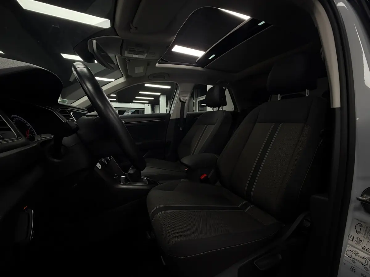 1.0 TSI | Elek.Koffer| Carplay| ACC | Pano