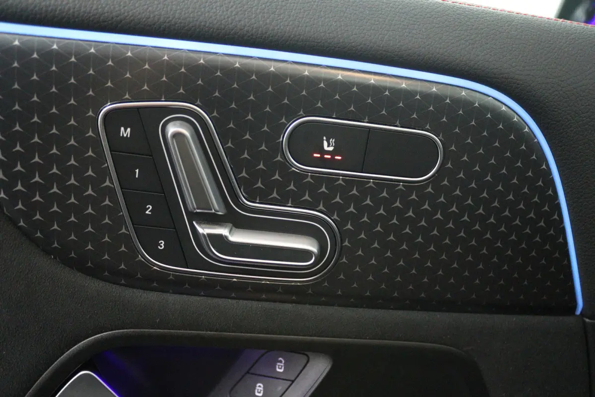 250+ Business Solution AMG 71 kWh (SOH 100%, PANORAMADAK, SFEERVERLICHTING, MOMERY SEATS, RONDOMZICHT CAMERA, FABRIEKSGARANTIE)
