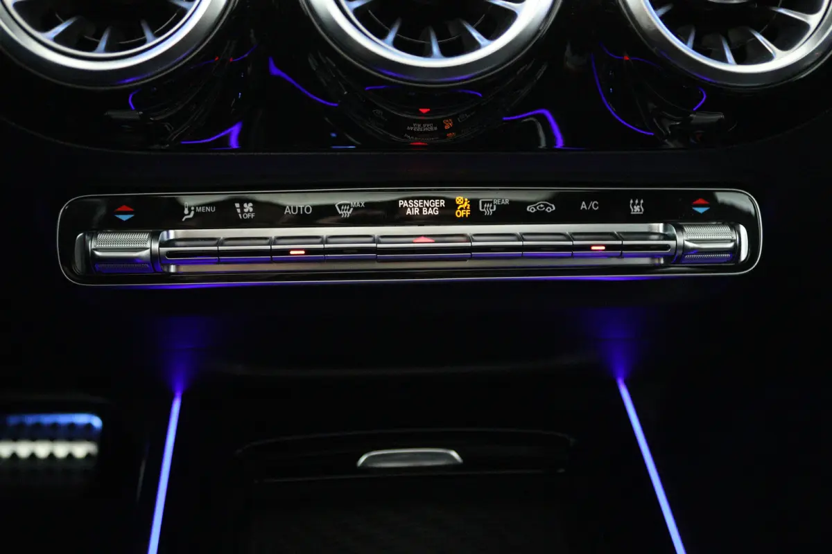 250+ Business Solution AMG 71 kWh (SOH 100%, PANORAMADAK, SFEERVERLICHTING, MOMERY SEATS, RONDOMZICHT CAMERA, FABRIEKSGARANTIE)