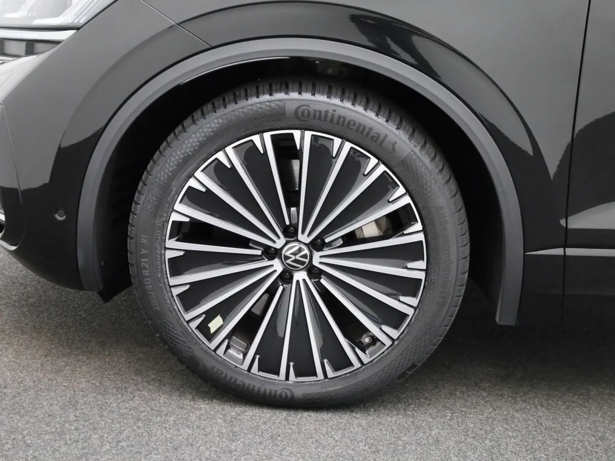 3.0 TSi eHybrid 4MOTION Elegance 381 PK | V6 | Luchtvering | Plug-In | Nightvision | Panorama Dak | Trekhaak | Head-Updisplay | Stoelverwarming Voor & Achter | Dynaudio | Geheugenfunctie sto