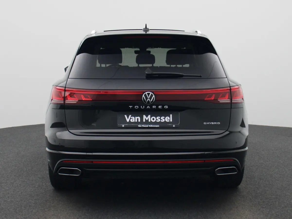3.0 TSi eHybrid 4MOTION Elegance 381 PK | V6 | Luchtvering | Plug-In | Nightvision | Panorama Dak | Trekhaak | Head-Updisplay | Stoelverwarming Voor & Achter | Dynaudio | Geheugenfunctie sto
