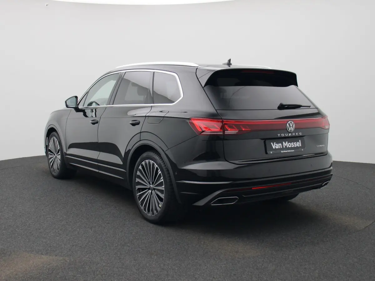3.0 TSi eHybrid 4MOTION Elegance 381 PK | V6 | Luchtvering | Plug-In | Nightvision | Panorama Dak | Trekhaak | Head-Updisplay | Stoelverwarming Voor & Achter | Dynaudio | Geheugenfunctie sto