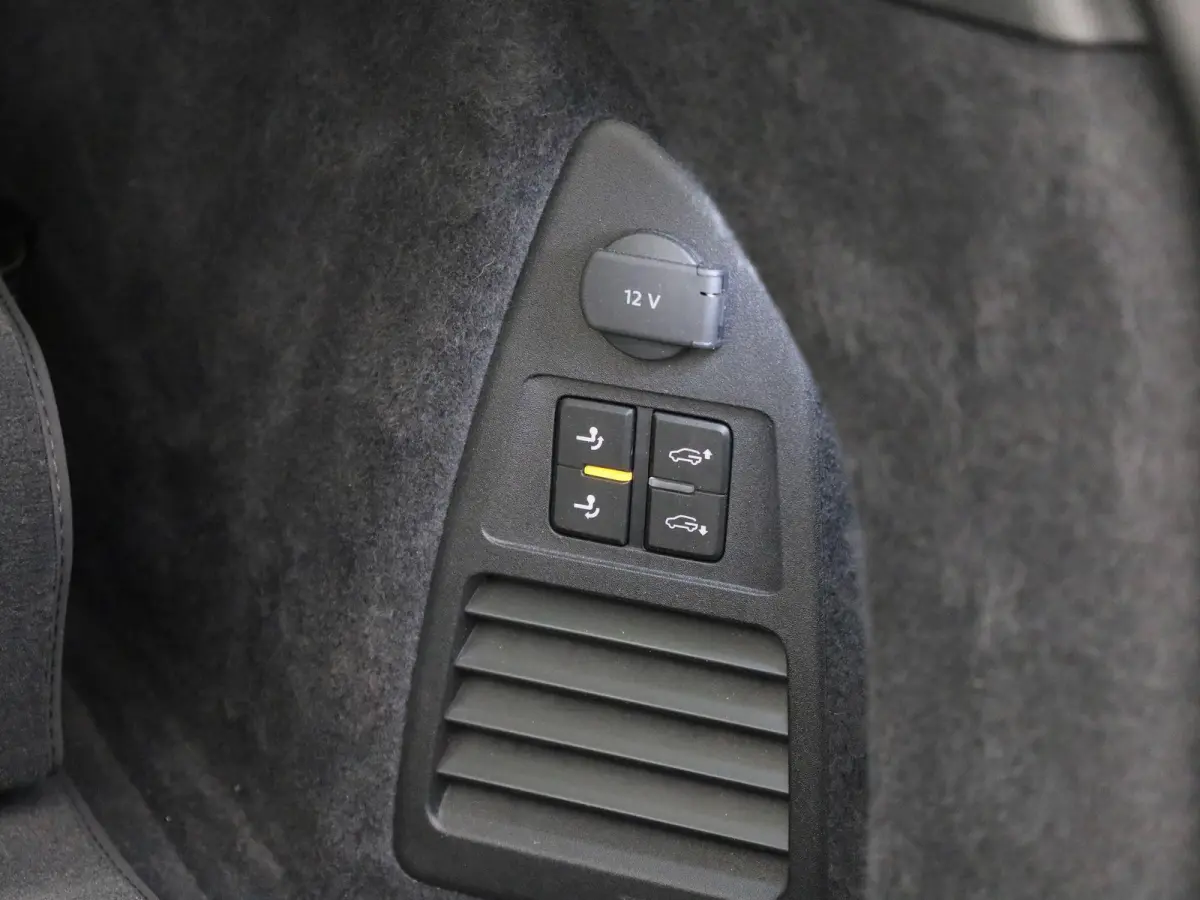 3.0 TSi eHybrid 4MOTION Elegance 381 PK | V6 | Luchtvering | Plug-In | Nightvision | Panorama Dak | Trekhaak | Head-Updisplay | Stoelverwarming Voor & Achter | Dynaudio | Geheugenfunctie sto