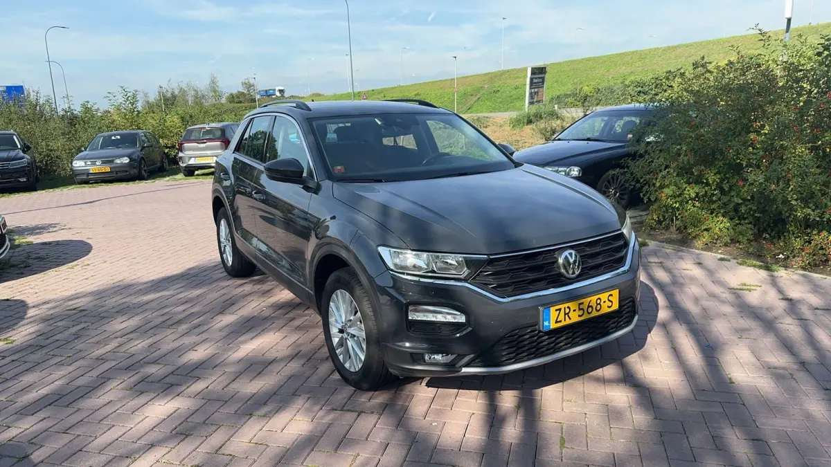1.0 TSI Style | Origineel Nederlands | Dealer onderhoud | 1 Eigenaar | Navigatie | Climatronic | Parkeersensoren Voor & Achter | LMV 17" inch | LED-verlichting
