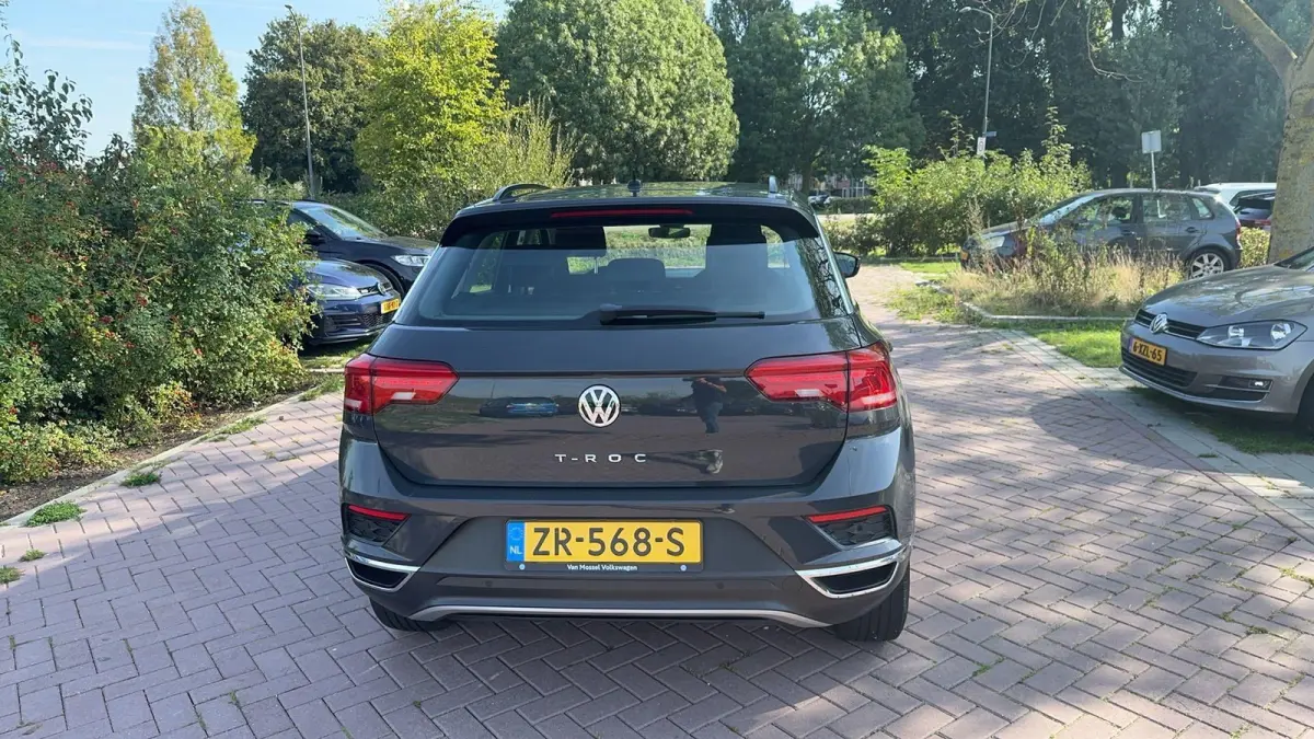 1.0 TSI Style | Origineel Nederlands | Dealer onderhoud | 1 Eigenaar | Navigatie | Climatronic | Parkeersensoren Voor & Achter | LMV 17" inch | LED-verlichting