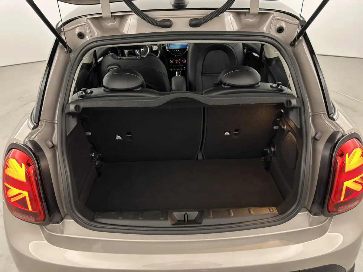 1.5 Aut. Cooper Camden Edition Leder/Sportstoelen Climate Carplay