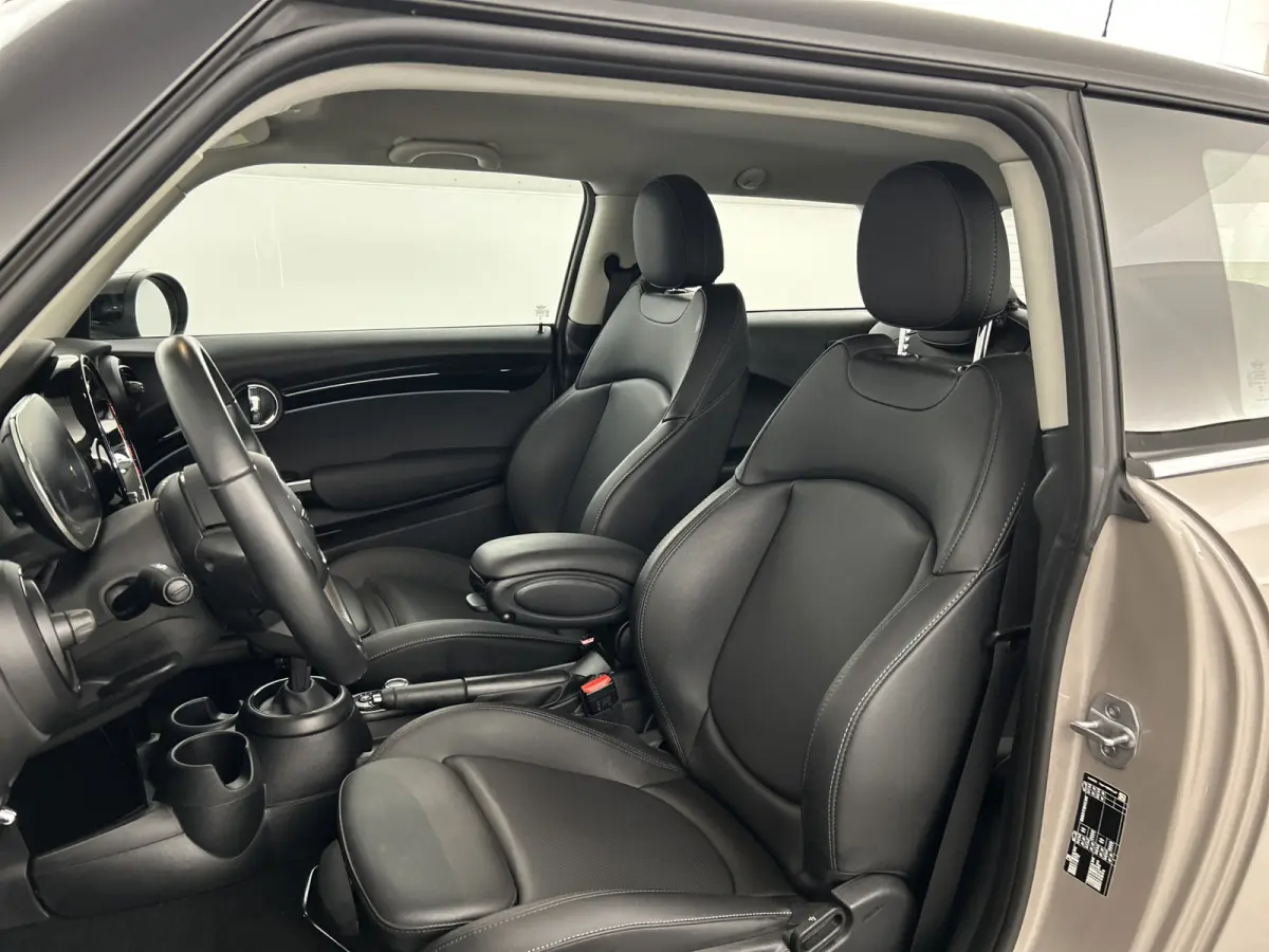 1.5 Aut. Cooper Camden Edition Leder/Sportstoelen Climate Carplay