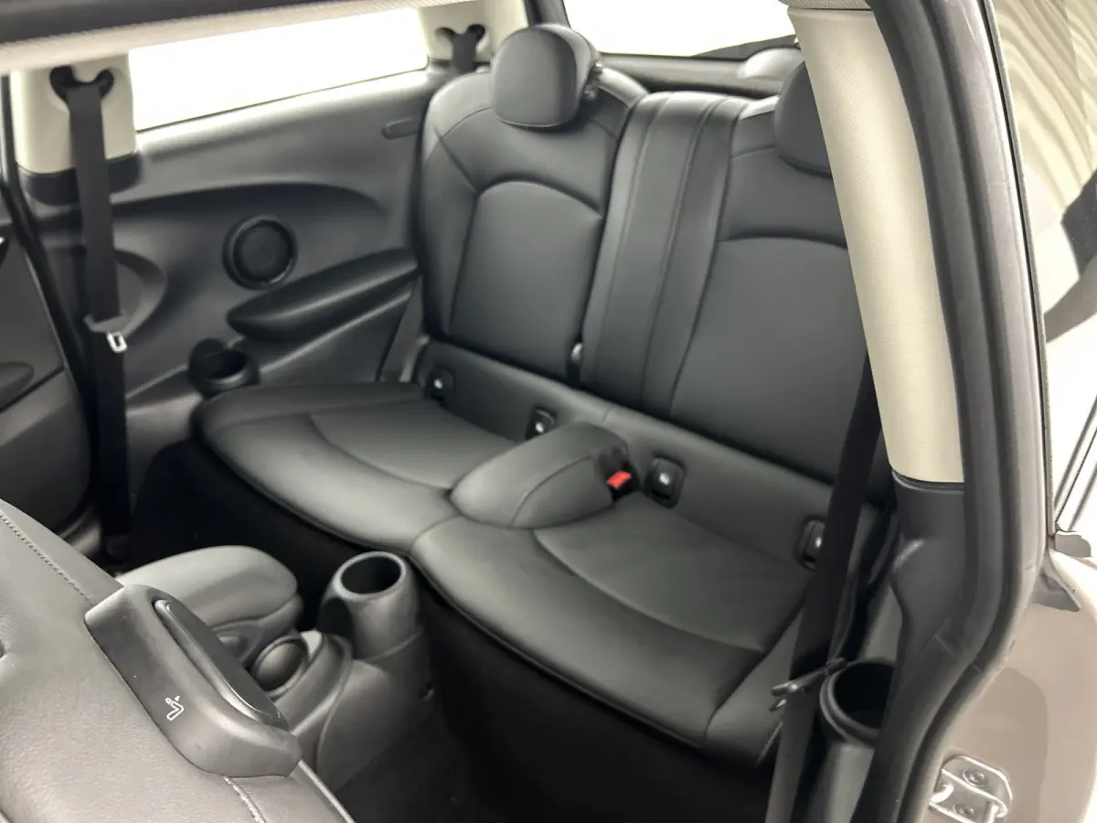 1.5 Aut. Cooper Camden Edition Leder/Sportstoelen Climate Carplay