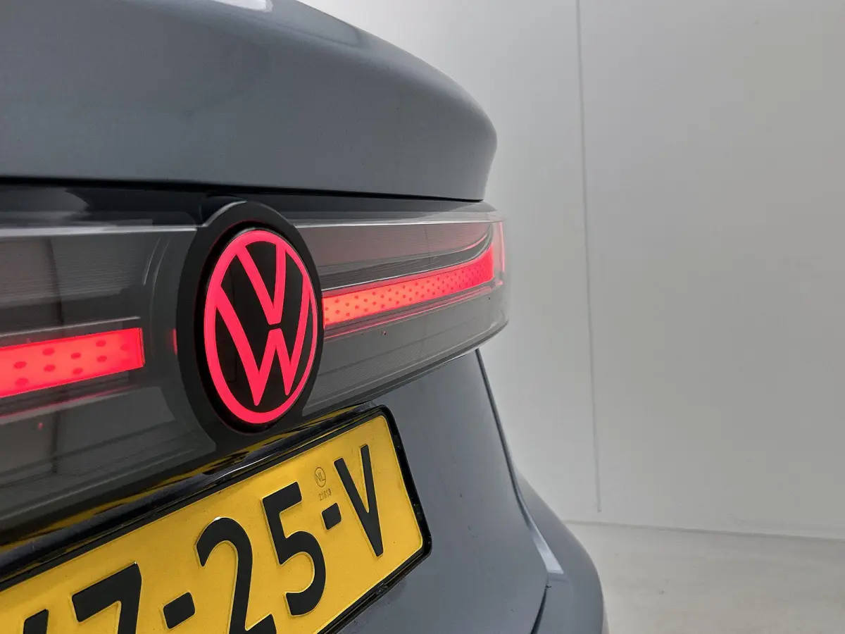 Pro Limited Edition 77 kWh | 286 PK | SOH 97.5% | Automaat | Trekhaak inklapbaar | Apple Carplay / Android Auto | 360 Parkeercamera | Head-up Display | Black Style Pakket | Panoramadak | Sto
