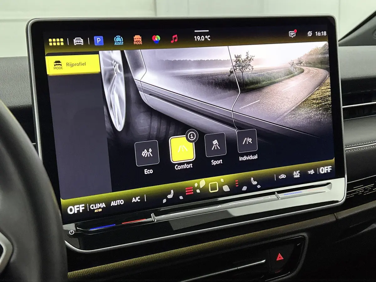Pro Limited Edition 77 kWh | 286 PK | SOH 97.5% | Automaat | Trekhaak inklapbaar | Apple Carplay / Android Auto | 360 Parkeercamera | Head-up Display | Black Style Pakket | Panoramadak | Sto