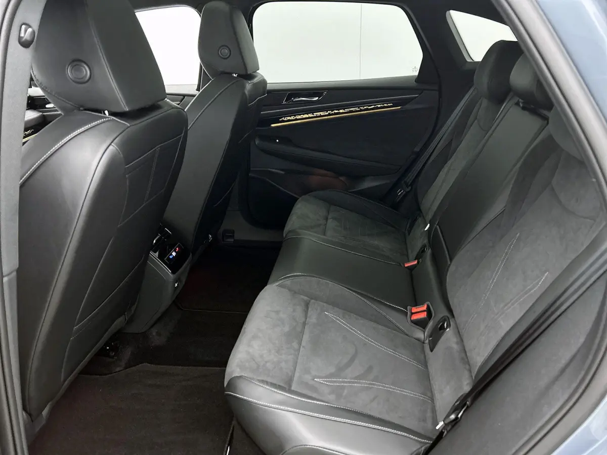 Pro Limited Edition 77 kWh | 286 PK | SOH 97.5% | Automaat | Trekhaak inklapbaar | Apple Carplay / Android Auto | 360 Parkeercamera | Head-up Display | Black Style Pakket | Panoramadak | Sto