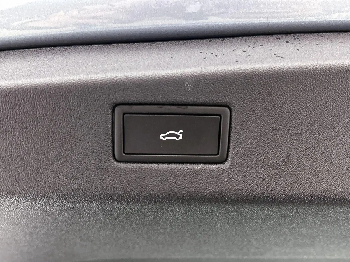 Pro Limited Edition 77 kWh | 286 PK | SOH 97.5% | Automaat | Trekhaak inklapbaar | Apple Carplay / Android Auto | 360 Parkeercamera | Head-up Display | Black Style Pakket | Panoramadak | Sto