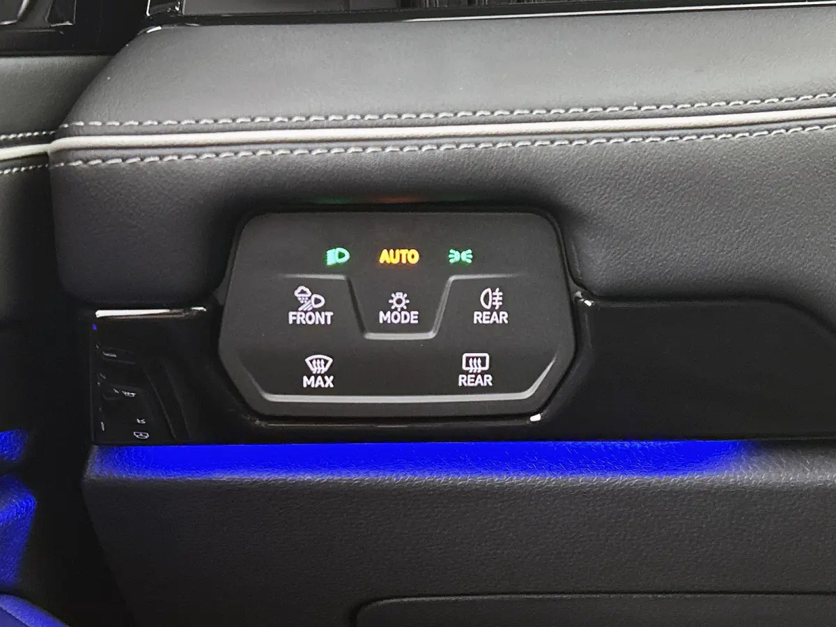 Pro Limited Edition 77 kWh | 286 PK | SOH 97.5% | Automaat | Trekhaak inklapbaar | Apple Carplay / Android Auto | 360 Parkeercamera | Head-up Display | Black Style Pakket | Panoramadak | Sto