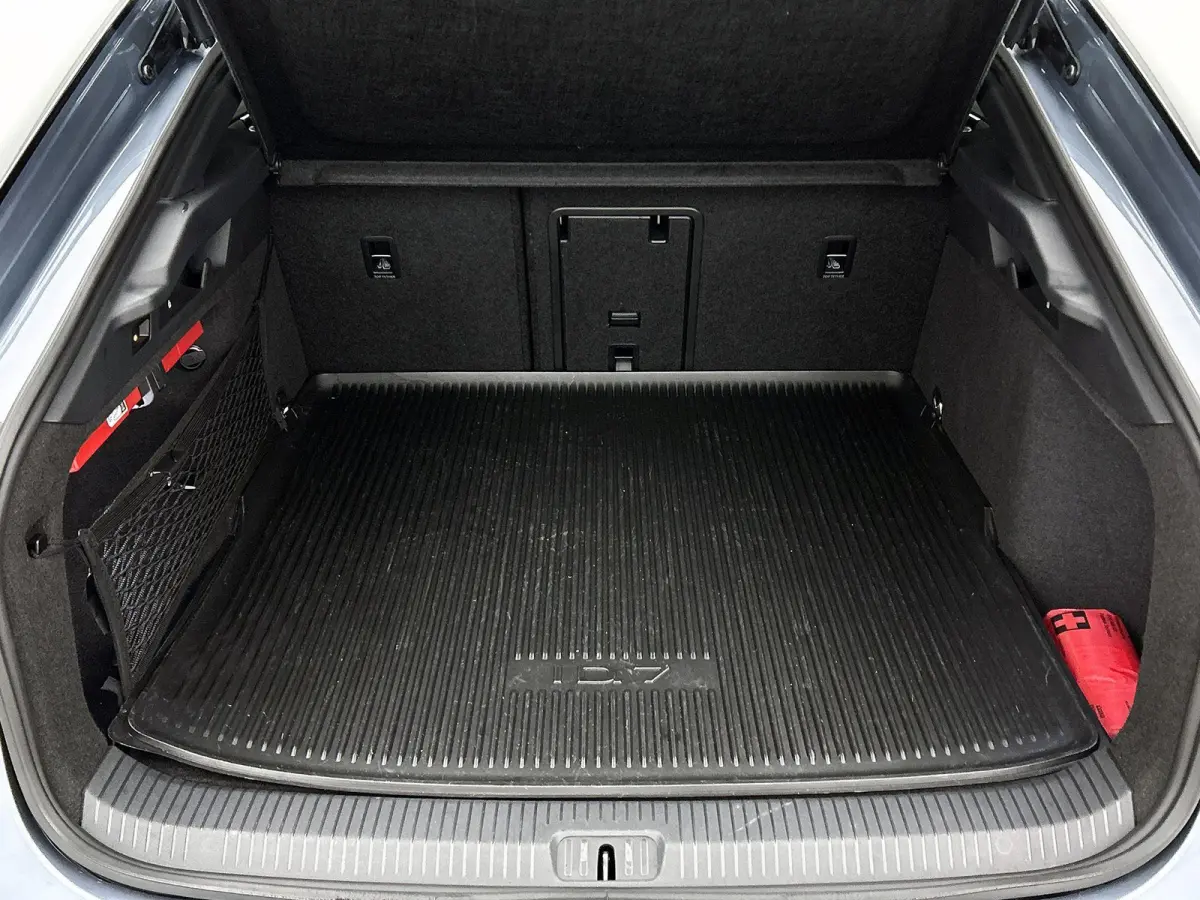 Pro Limited Edition 77 kWh | 286 PK | SOH 97.5% | Automaat | Trekhaak inklapbaar | Apple Carplay / Android Auto | 360 Parkeercamera | Head-up Display | Black Style Pakket | Panoramadak | Sto
