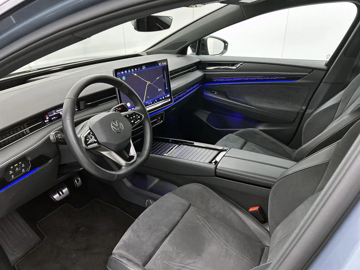 Pro Limited Edition 77 kWh | 286 PK | SOH 97.5% | Automaat | Trekhaak inklapbaar | Apple Carplay / Android Auto | 360 Parkeercamera | Head-up Display | Black Style Pakket | Panoramadak | Sto