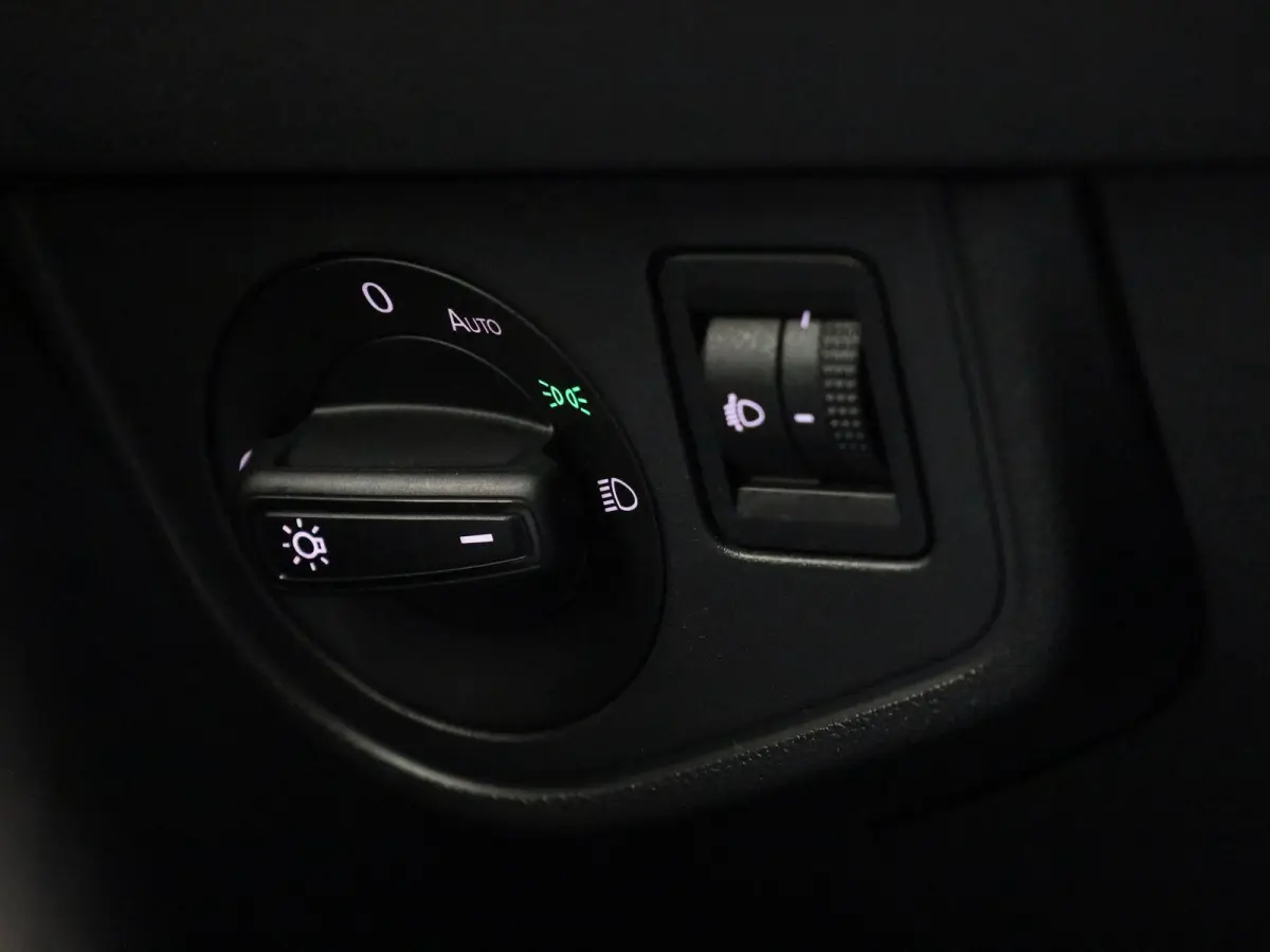 1.0 TSI Life 95Pk | Origineel Nederlands | 1e Eigenaar | LED-verlichting | Airco | Travel Assist | Adaptieve cruise control | LMV 15"inch velgen |