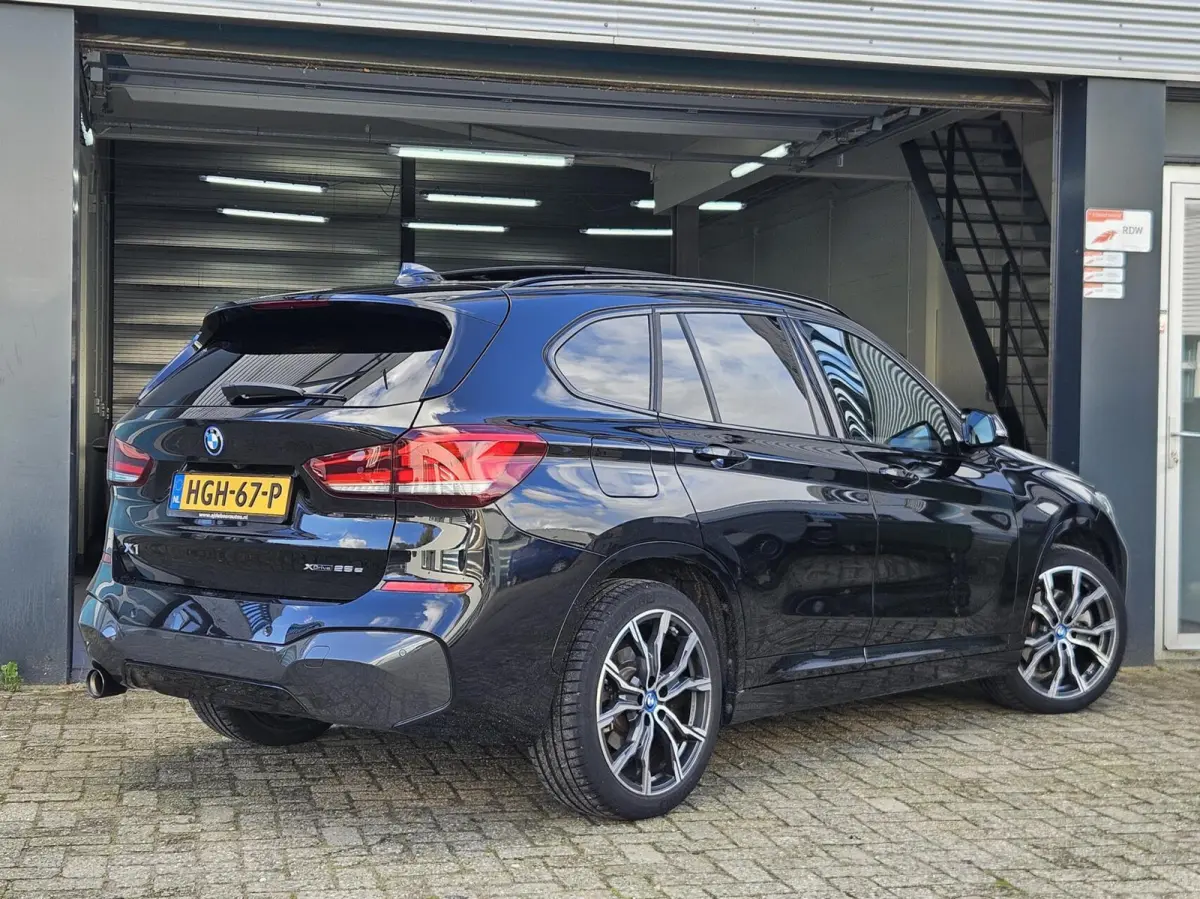 xDrive25e High Executive M Pakket Pano Hud Memory Seats