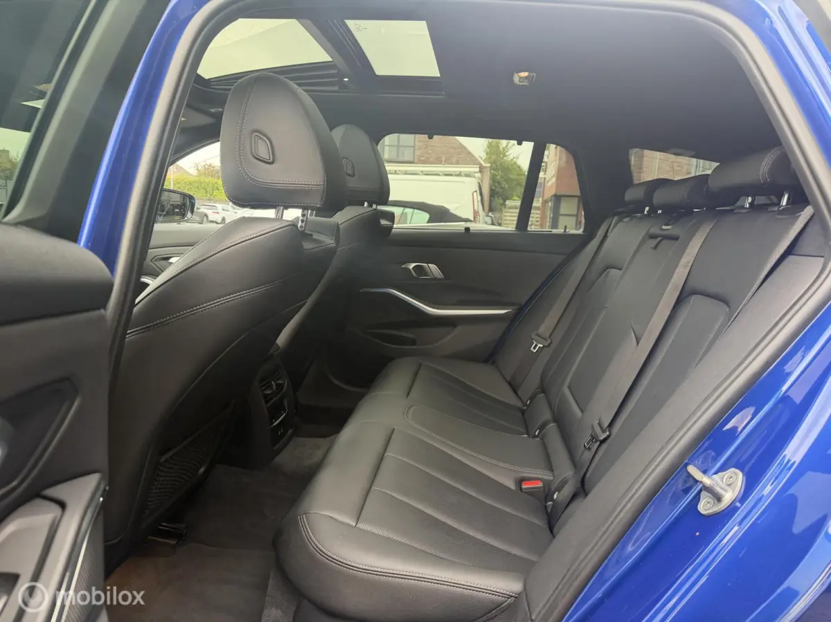 330e M-SPORT*PANO-DAK*HUD*CAMERA*LED*