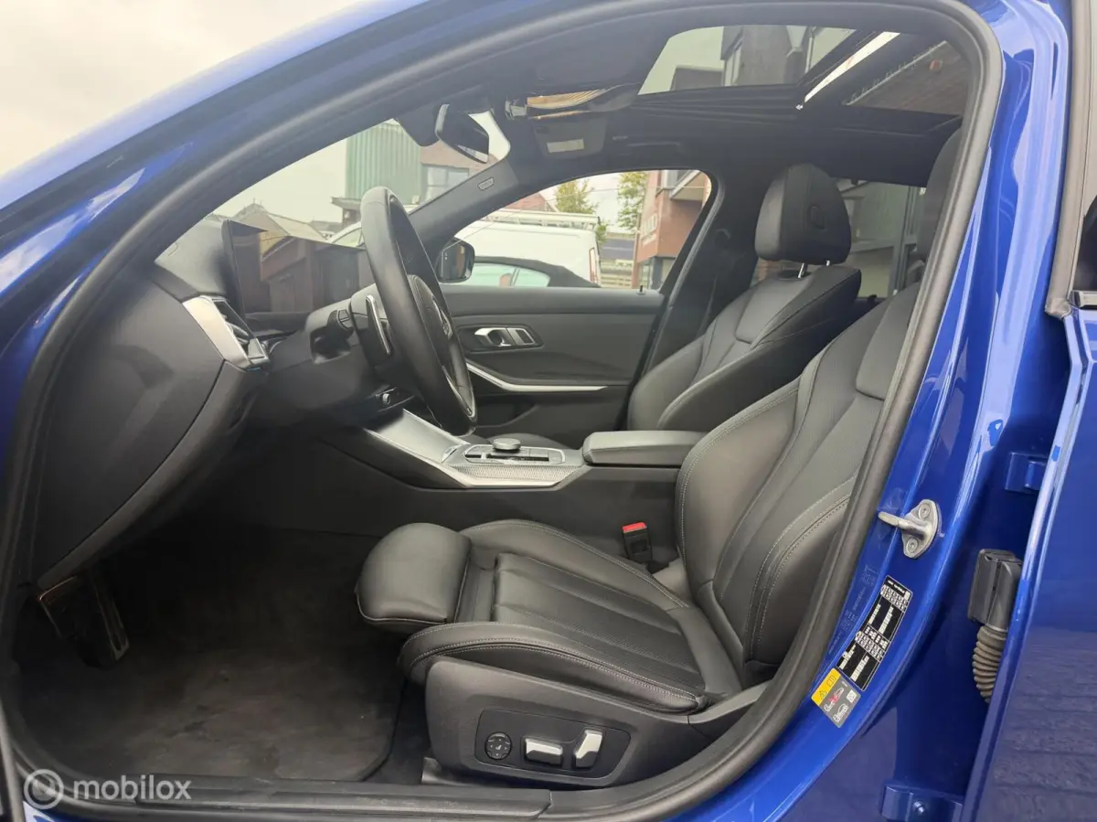 330e M-SPORT*PANO-DAK*HUD*CAMERA*LED*