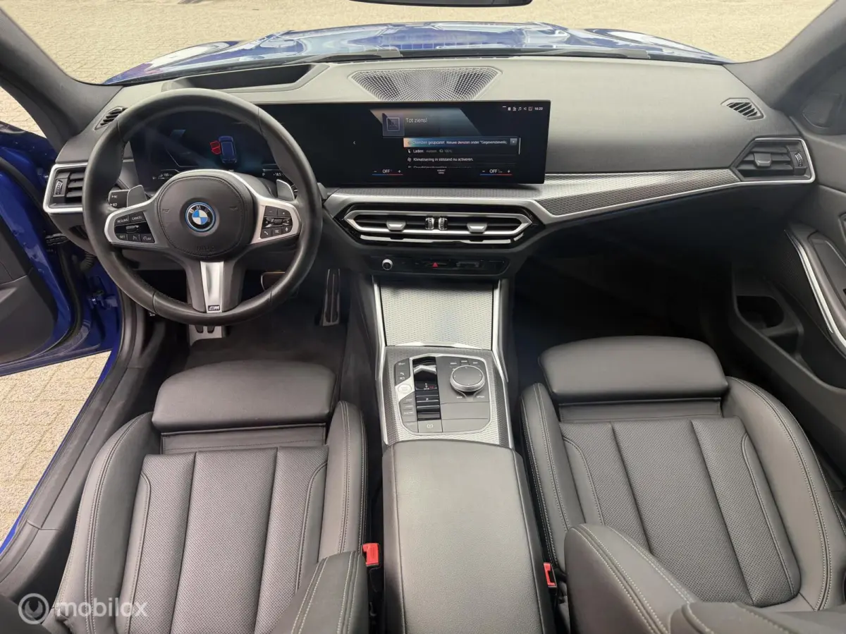 330e M-SPORT*PANO-DAK*HUD*CAMERA*LED*
