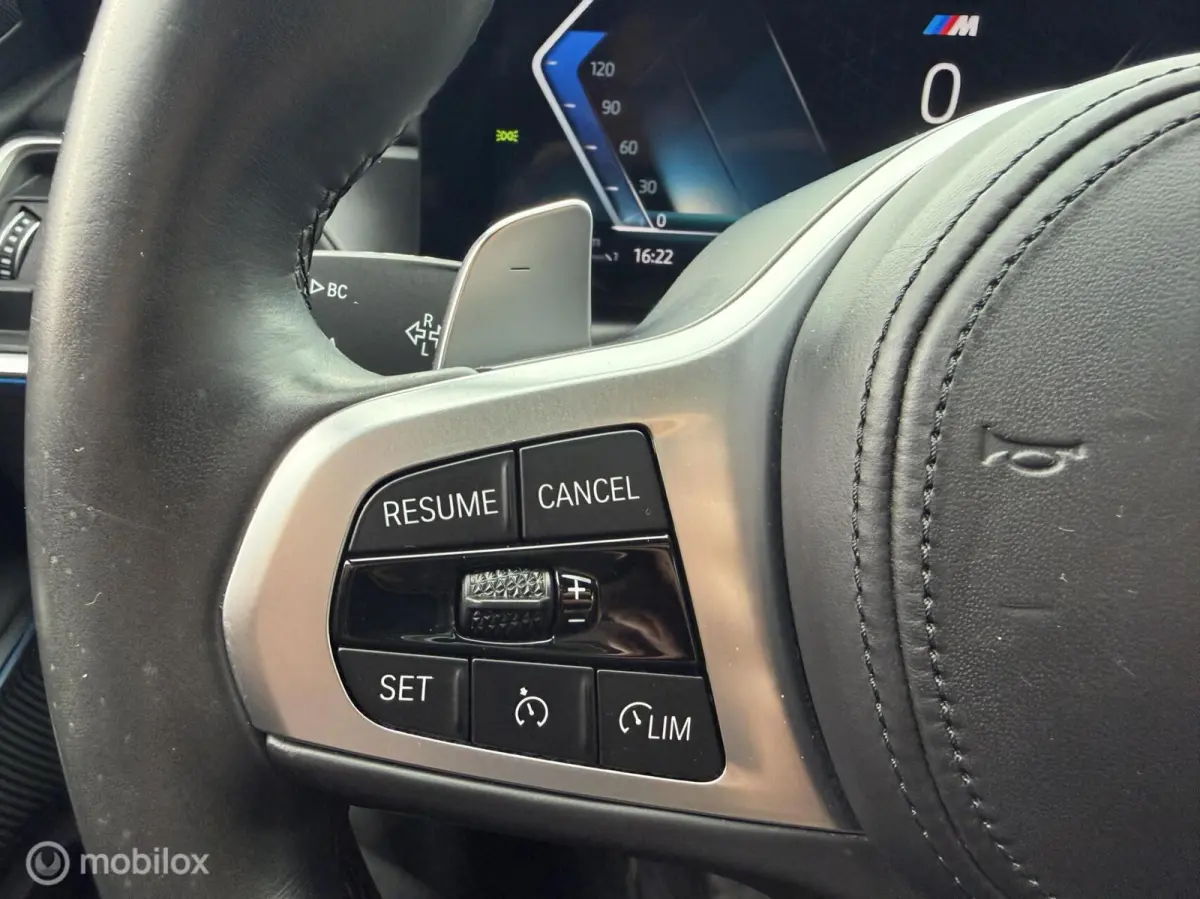 330e M-SPORT*PANO-DAK*HUD*CAMERA*LED*
