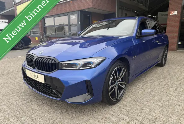 330e M-SPORT*PANO-DAK*HUD*CAMERA*LED*