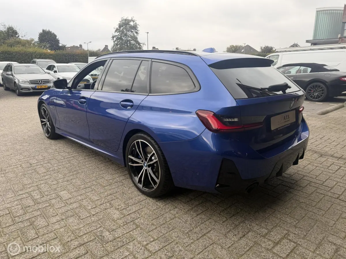 330e M-SPORT*PANO-DAK*HUD*CAMERA*LED*