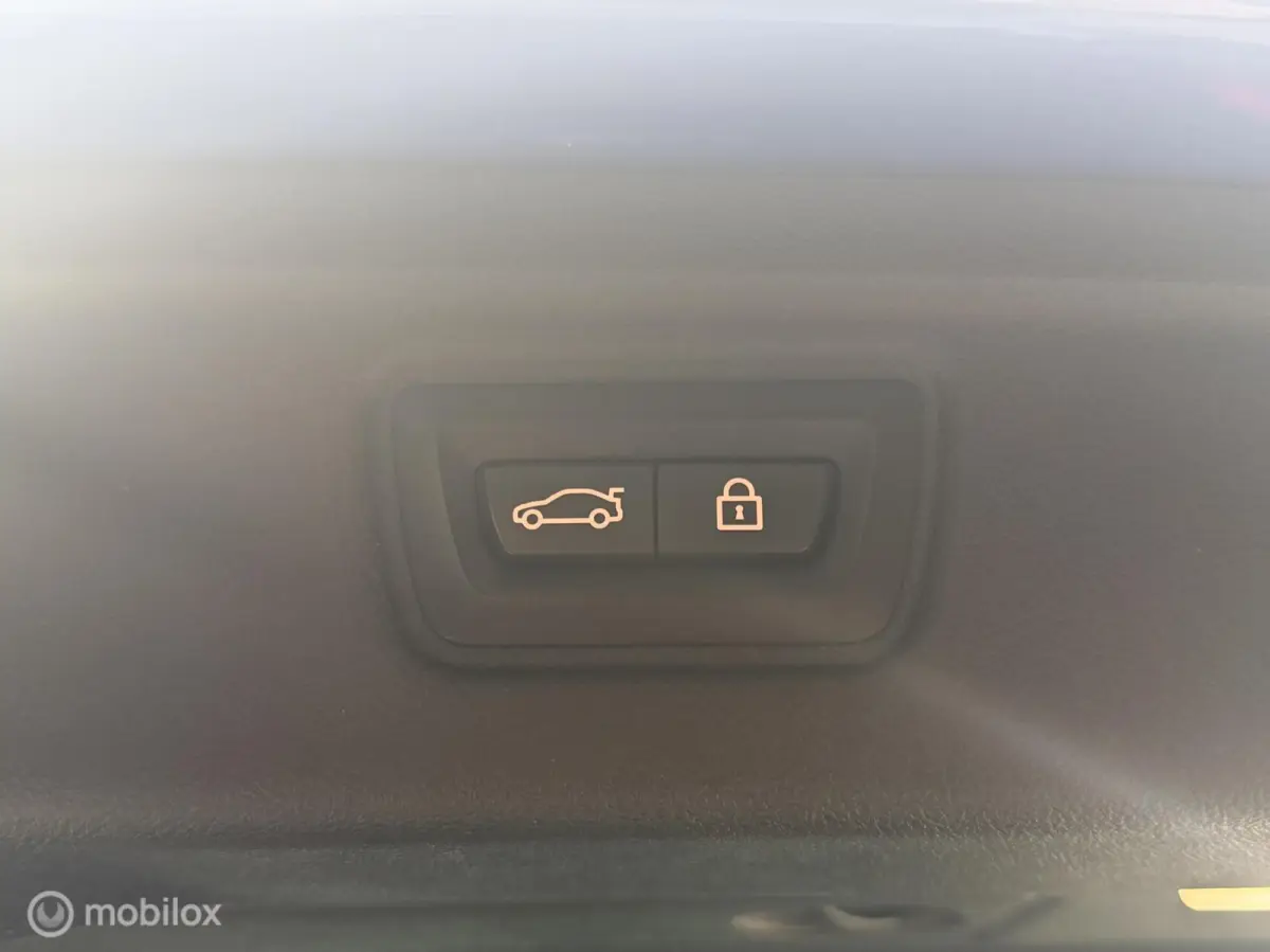 330e M-SPORT*PANO-DAK*HUD*CAMERA*LED*