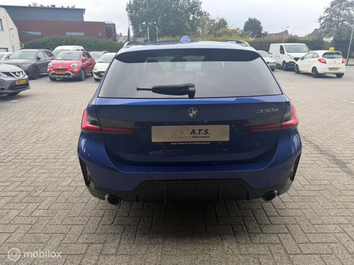 330e M-SPORT*PANO-DAK*HUD*CAMERA*LED*