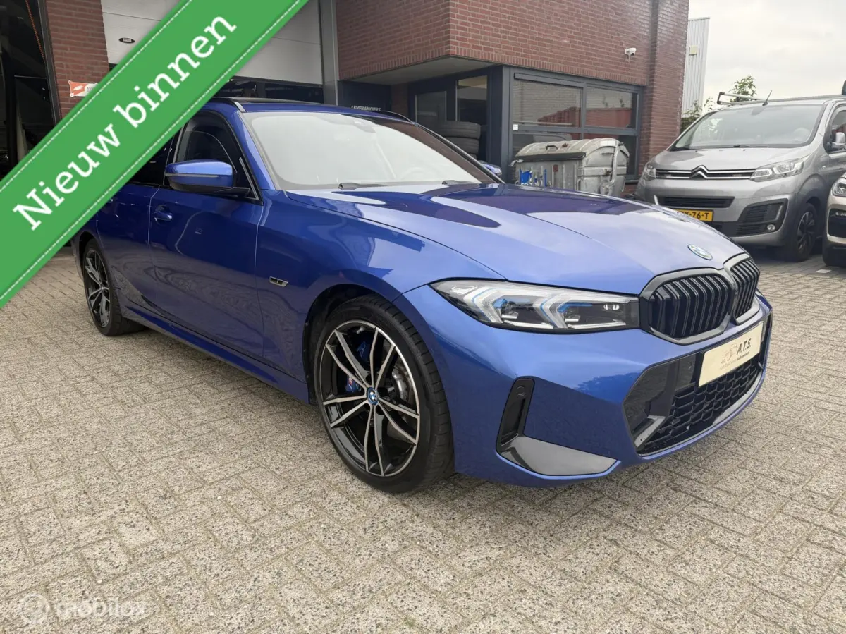 330e M-SPORT*PANO-DAK*HUD*CAMERA*LED*