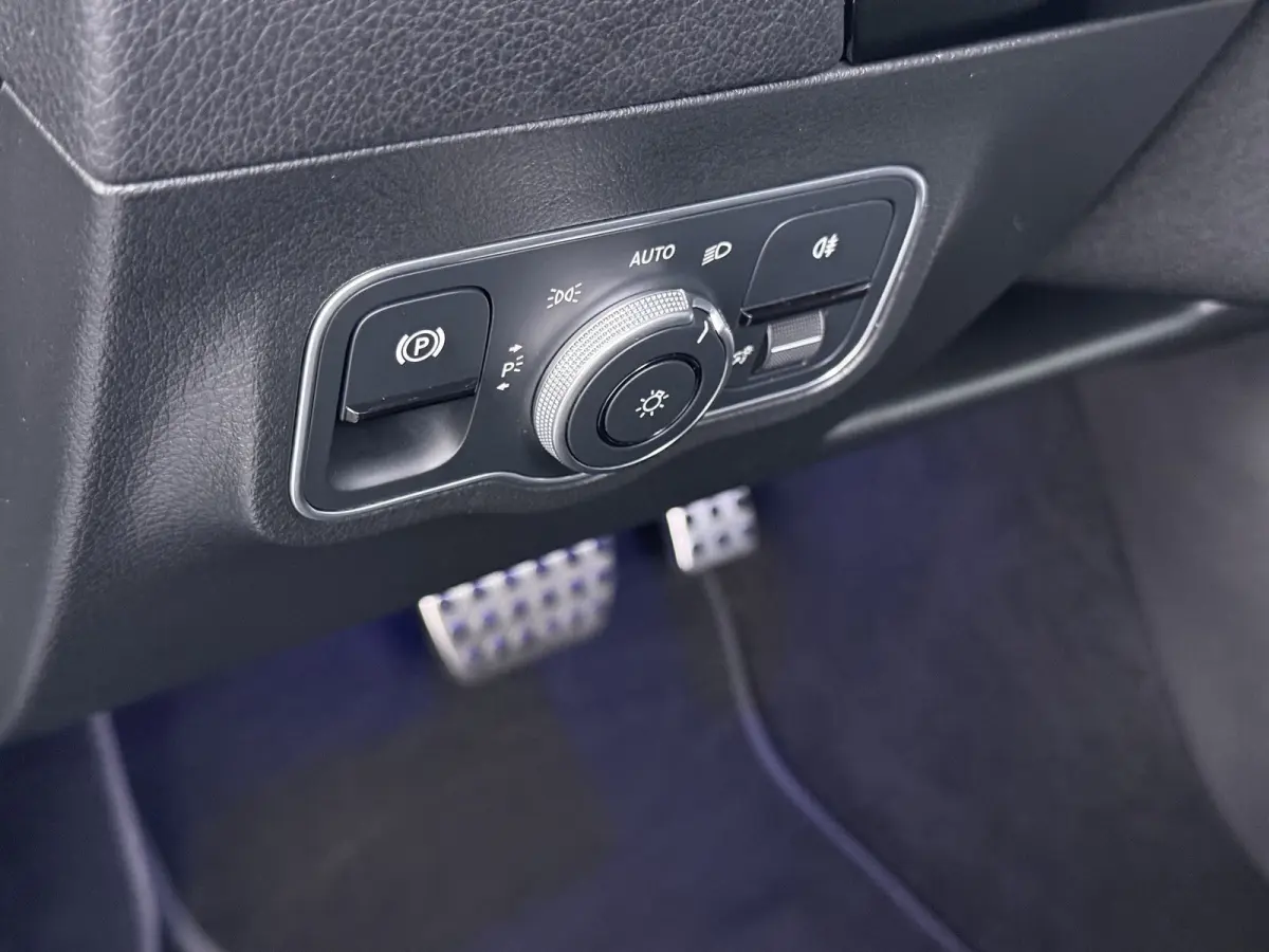EQA 250+ AMG Line 71 kWh | Pano HUD Burmester Memory Trekhaak