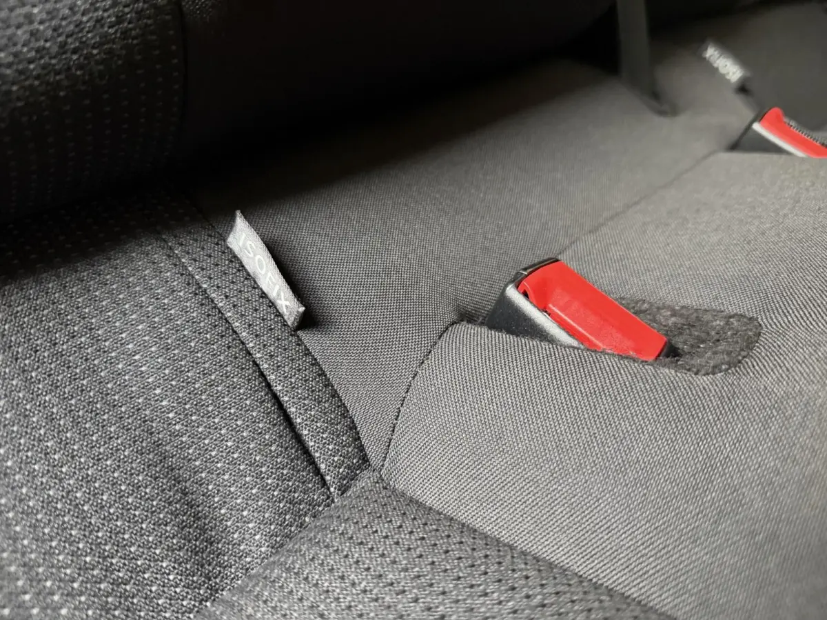 SoH 82,82% Climate & cruise control | Extra Getint glas | Lichtmetalen velgen | Metaalkleur | Parkeersensoren achter | Voorstoelen verwarmd | Verwarmde voorruit