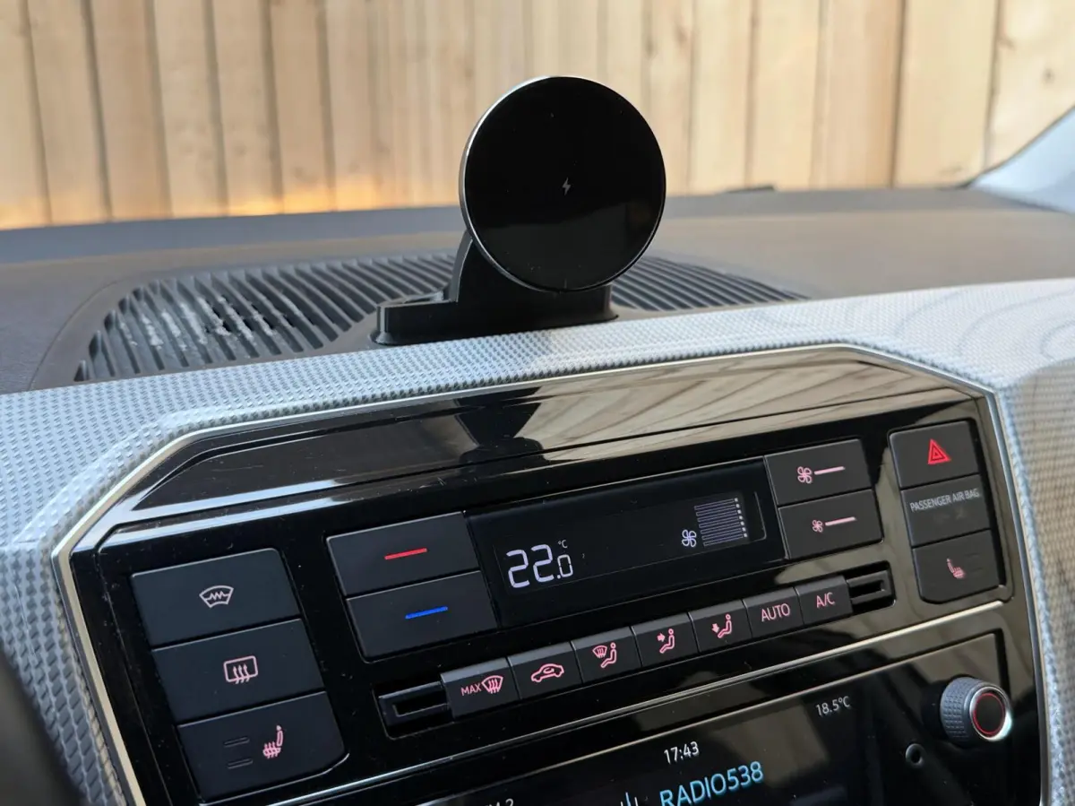 SoH 82,82% Climate & cruise control | Extra Getint glas | Lichtmetalen velgen | Metaalkleur | Parkeersensoren achter | Voorstoelen verwarmd | Verwarmde voorruit