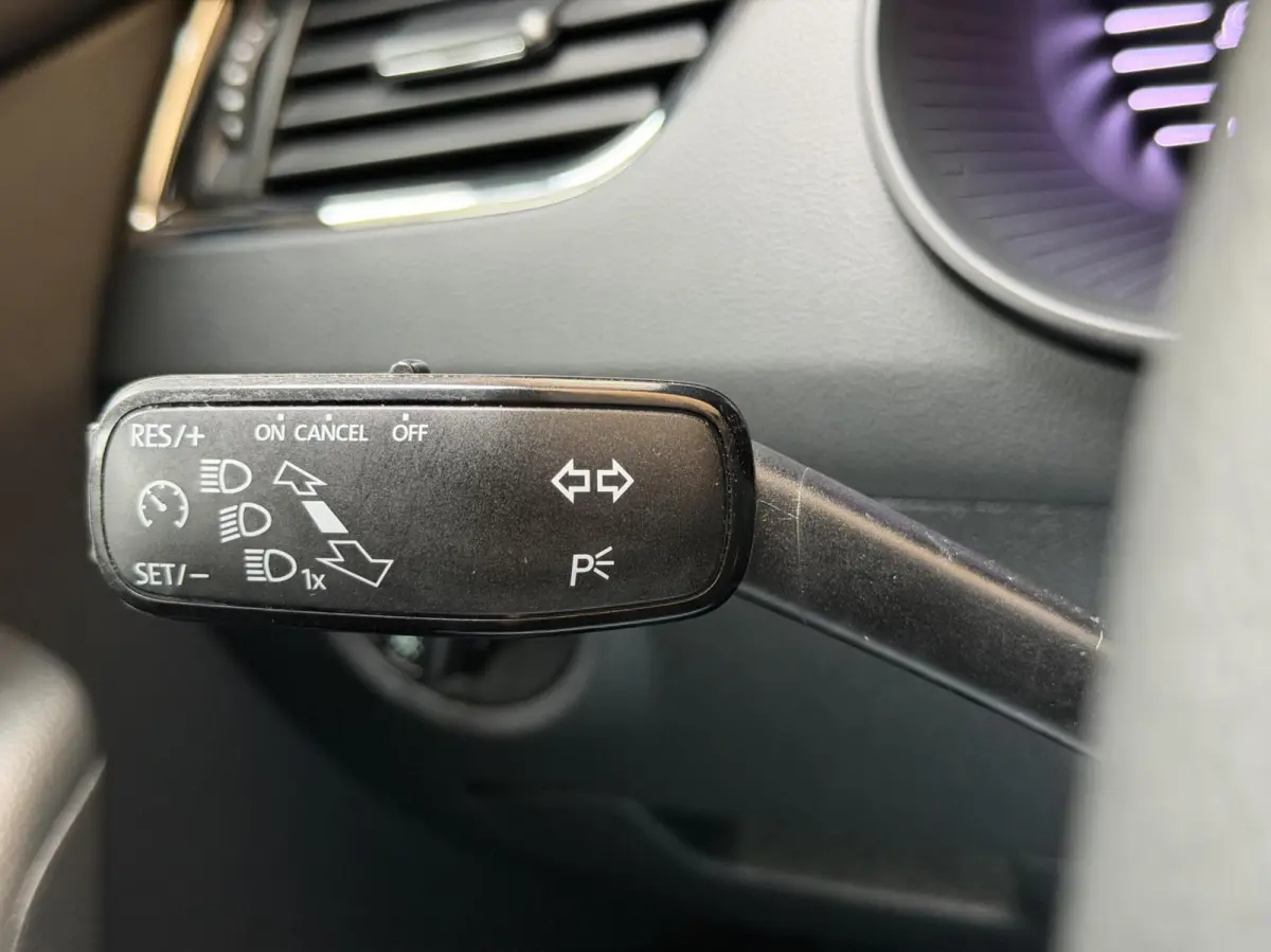 1.0 TSI Greentech Style Business Automaat | Apple CarPlay/Android Auto | Cruise & climate control | DAB ontvanger | Lichtmetalen velgen | Parkeersensoren achter | Voorstoelen verwarmd | Trek