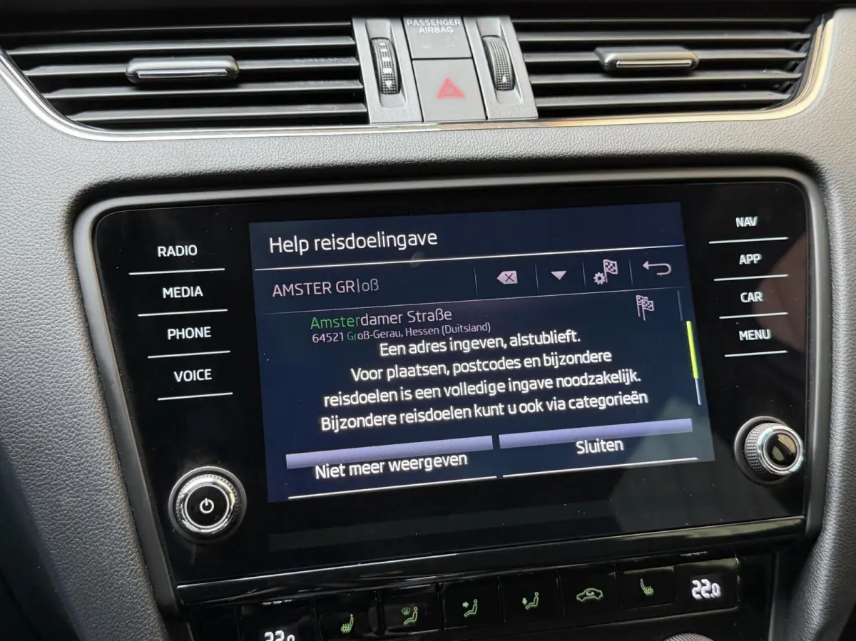 1.0 TSI Greentech Style Business Automaat | Apple CarPlay/Android Auto | Cruise & climate control | DAB ontvanger | Lichtmetalen velgen | Parkeersensoren achter | Voorstoelen verwarmd | Trek
