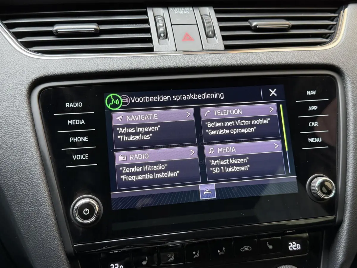 1.0 TSI Greentech Style Business Automaat | Apple CarPlay/Android Auto | Cruise & climate control | DAB ontvanger | Lichtmetalen velgen | Parkeersensoren achter | Voorstoelen verwarmd | Trek