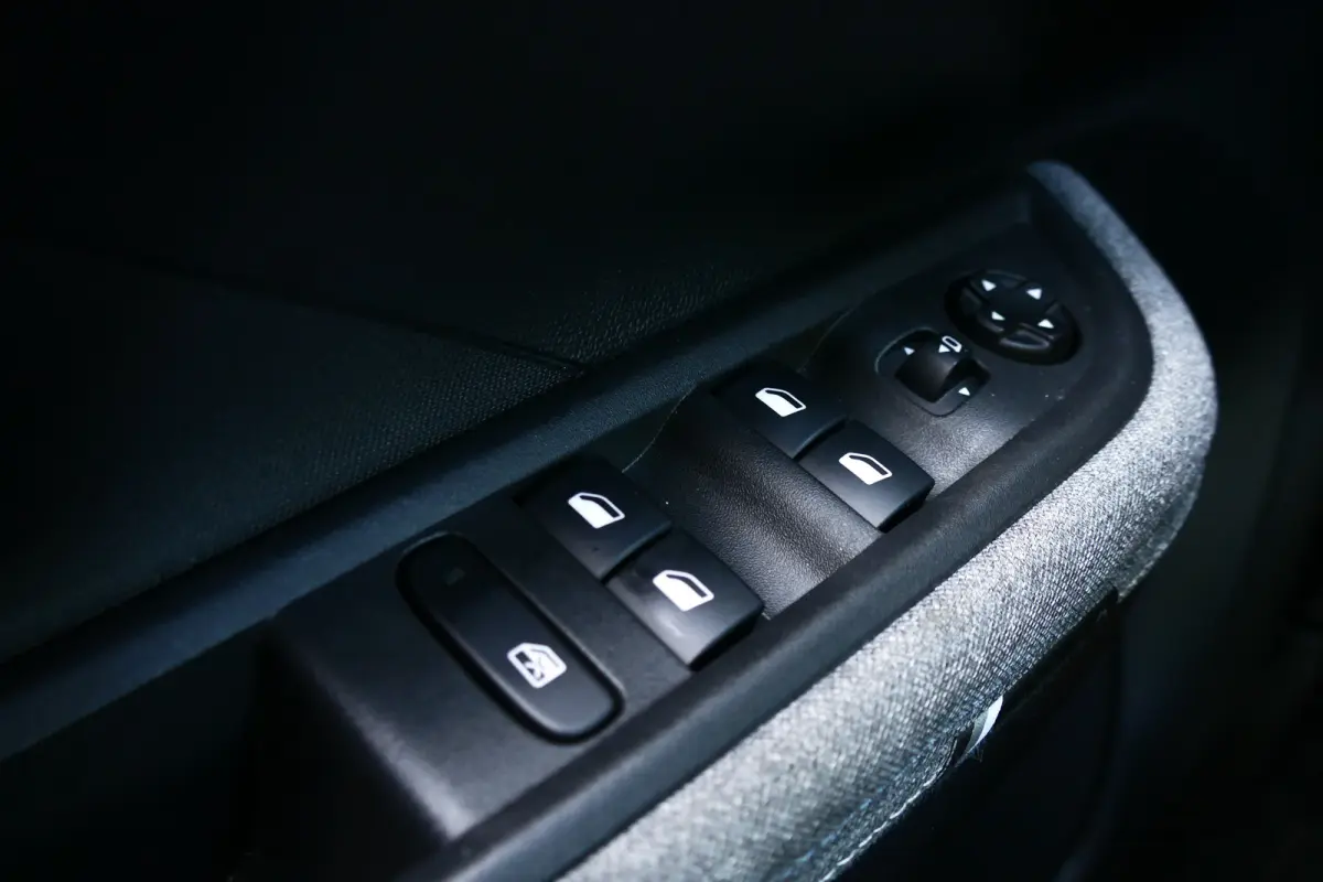 1.2 HYBRID 136PK 7-ZITS GS AUTOMAAT / CAMERA / STOEL-STUURVERWARMING / 8 JAAR GARANTIE / 17"LMV / LED / NAVI / CLIMA / PDC / BLUETOOTH / CRUISECONTROL / 1E EIGENAAR / SCHITTERENDE STAAT !!